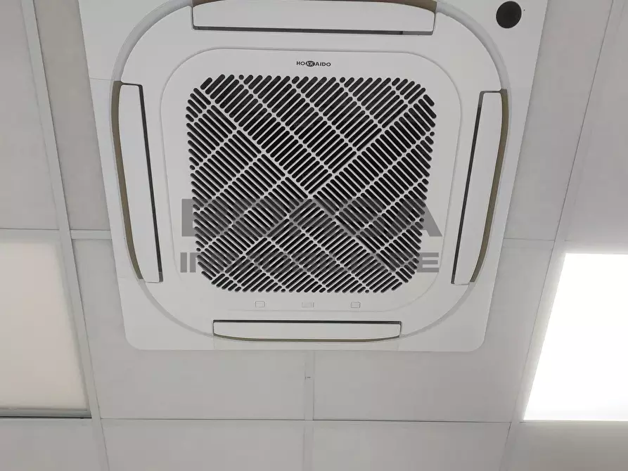 Immagine 2 di Capannone industriale in vendita  in Via Buontalenti 10 a Livorno