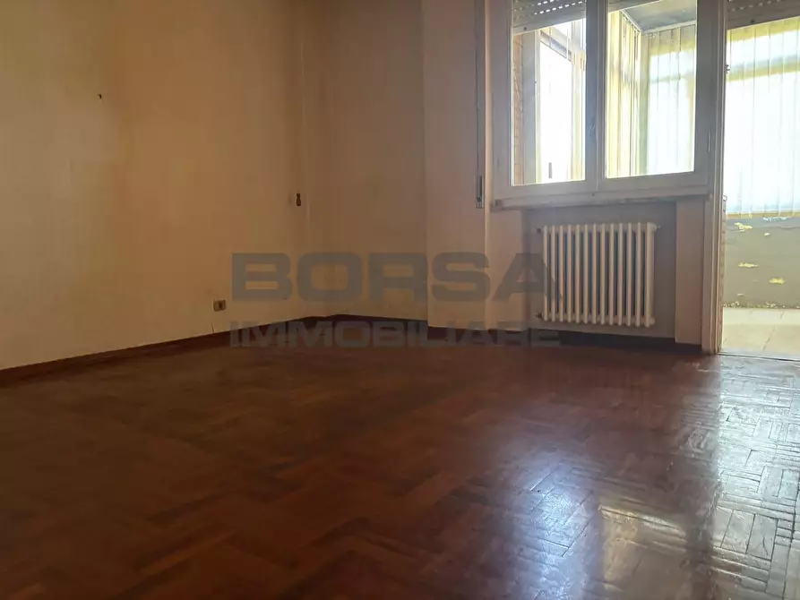 Immagine 5 di Appartamento in vendita  in Via Benvenuto Cellini a Livorno