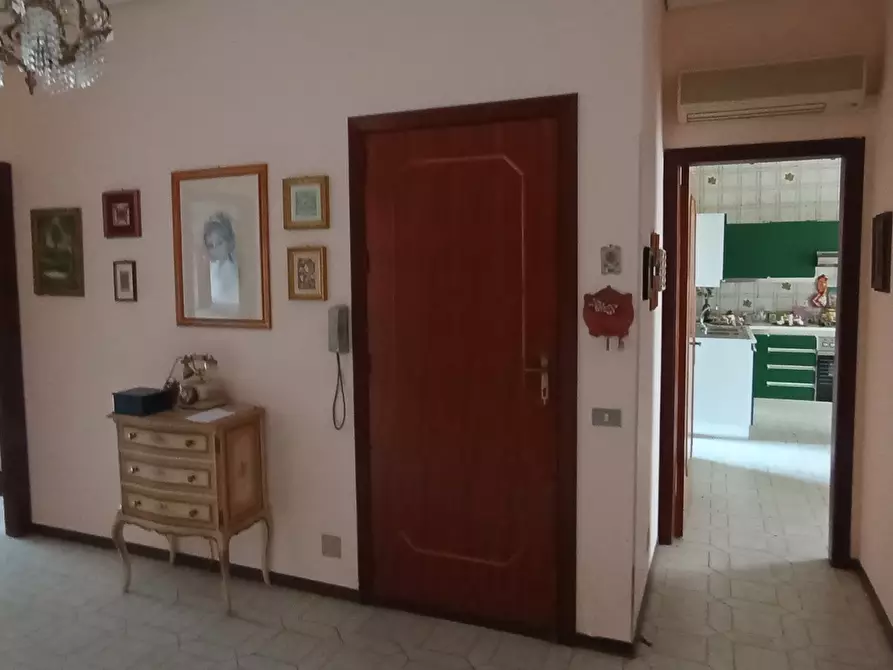 Immagine 3 di Pentalocale in vendita  a Ragusa