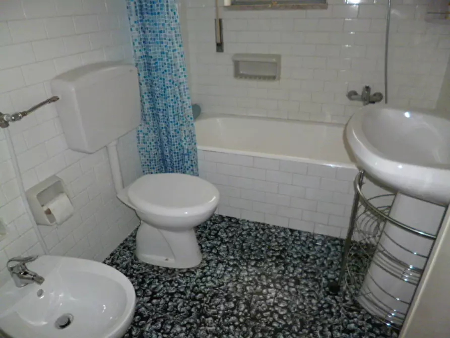 Immagine 14 di Casa indipendente in vendita  a Ragusa