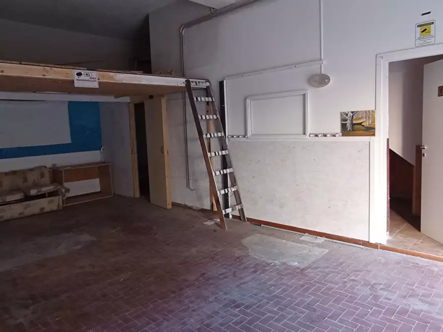 Immagine 2 di Garage in vendita  a Ragusa