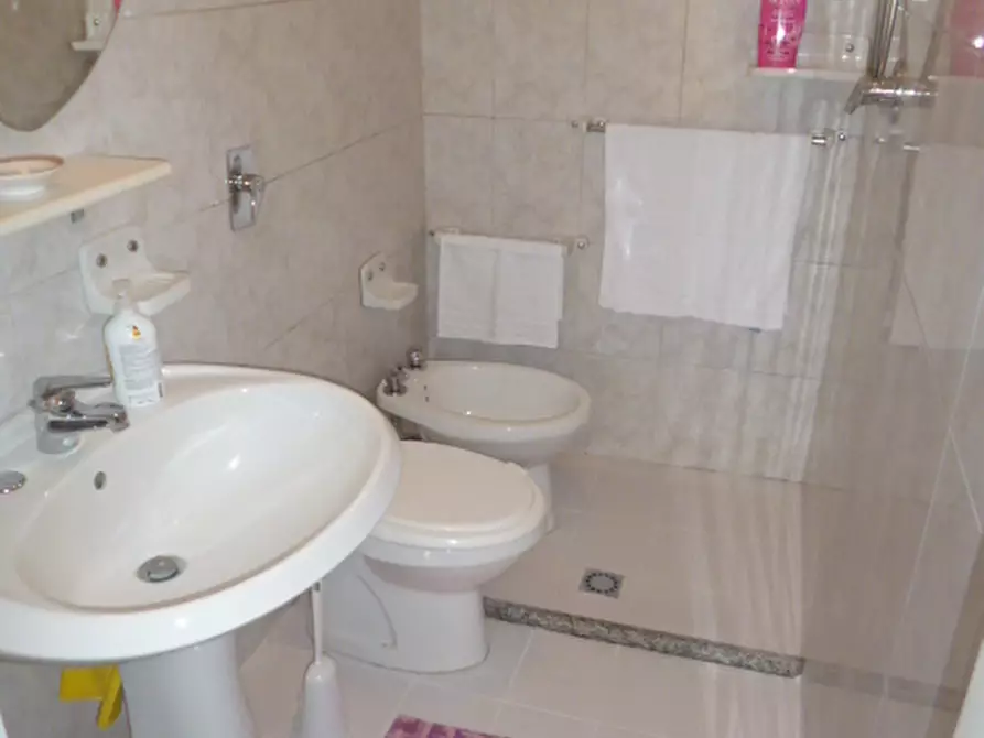 Immagine 5 di Quadrilocale in affitto  a Ragusa