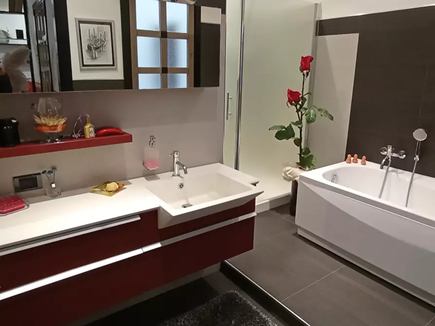 Immagine 18 di Pentalocale in vendita  a Ragusa