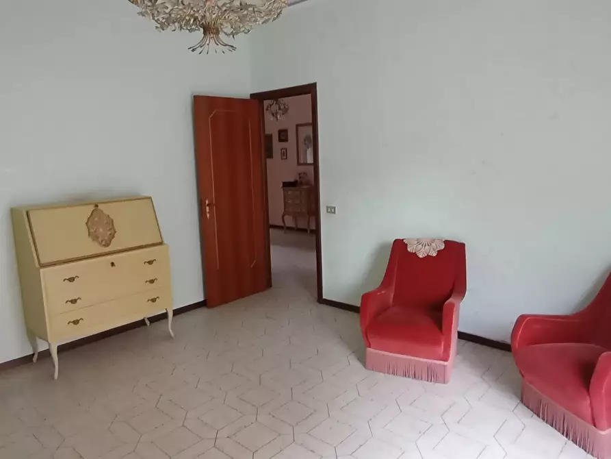 Immagine 10 di Pentalocale in vendita  a Ragusa