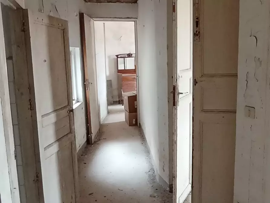 Immagine 13 di Pentalocale in vendita  a Ragusa