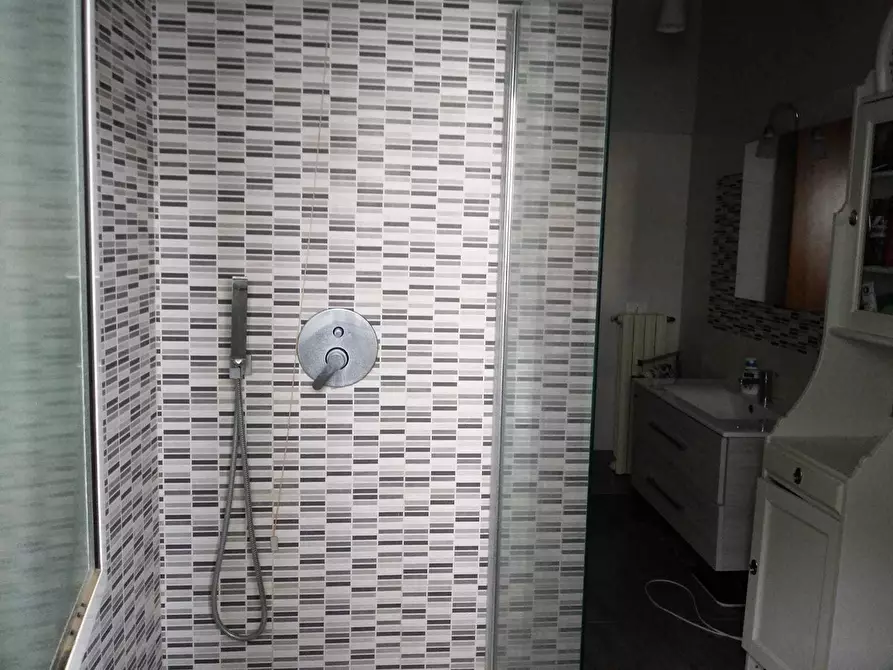 Immagine 10 di Quadrilocale in affitto  a Ragusa