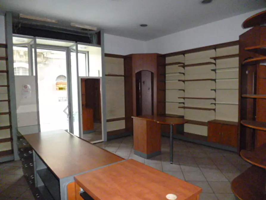 Immagine 3 di Locale commerciale in affitto  a Ragusa
