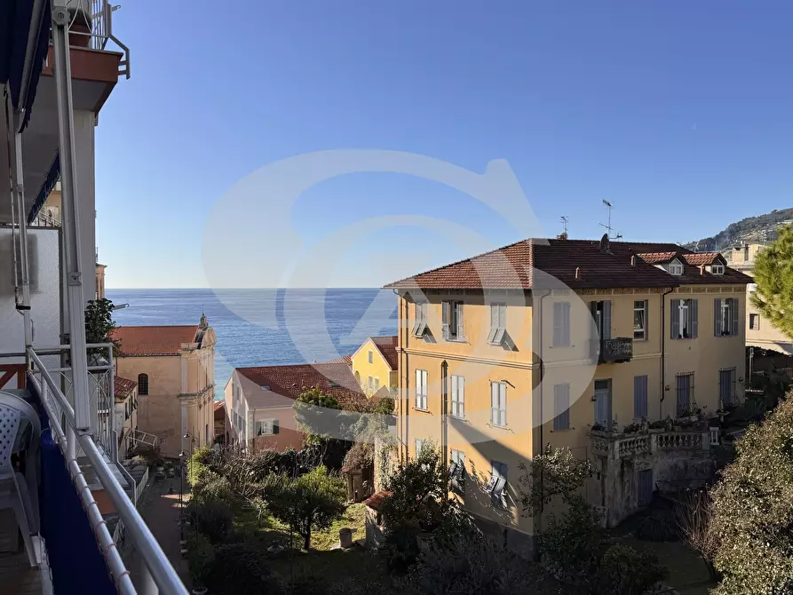 Immagine 18 di Trilocale in vendita  in Corso Regina Margherita 39 a Ospedaletti