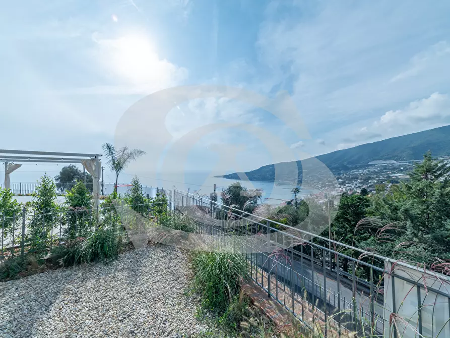 Immagine 11 di Bilocale in vendita  in Via degli Anemoni s.n.c. a Ospedaletti