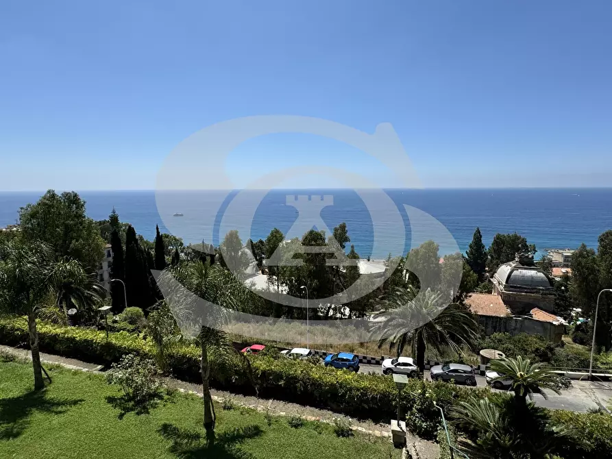 Immagine 30 di Quadrilocale in vendita  in Via Cavour 46 a Ospedaletti