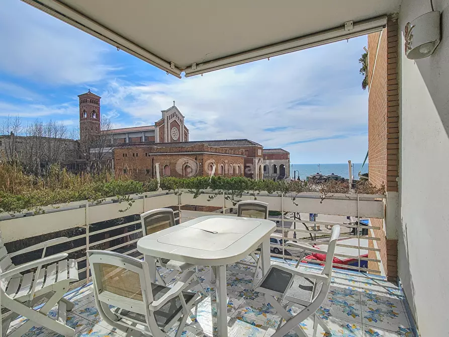 Immagine 1 di Trilocale in vendita  in Viale Giacomo Matteotti 153 a Nettuno