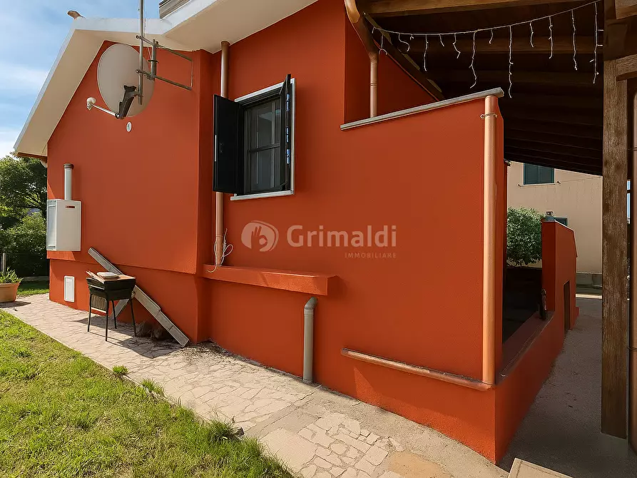 Immagine 5 di Villa in vendita  in Via Sperlonga 18 a Nettuno