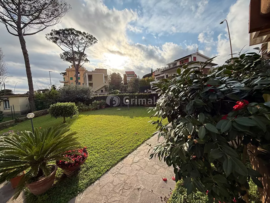 Immagine 35 di Quadrilocale in vendita  in Via Circeo 6 a Anzio