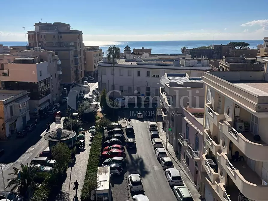 Immagine 28 di Attico in vendita  in Piazza Cavalieri Vittorio Veneto 8 a Nettuno