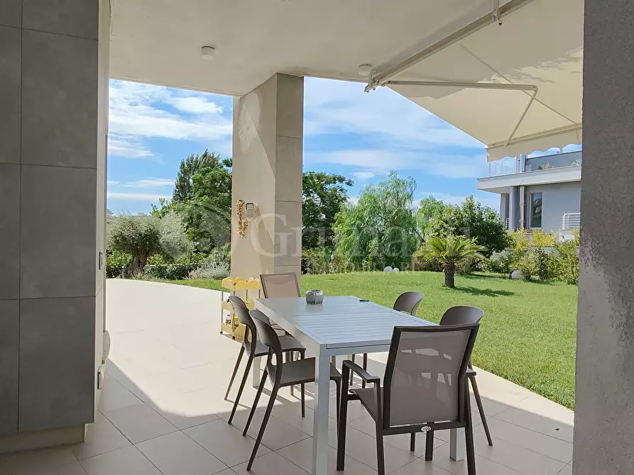 Immagine 62 di Villa in vendita  a Anzio