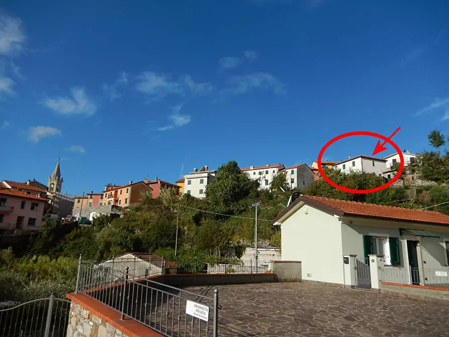 Immagine 1 di Trilocale in vendita  in Via Carotole 26 a Castiglione Chiavarese