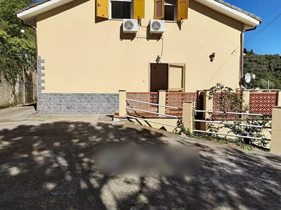 Immagine 1 di Trilocale in vendita  in Via Olivella Caminata 36 a Casarza Ligure