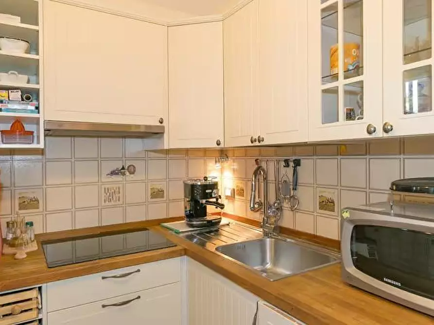 Immagine 3 di Trilocale in vendita  a Rosignano Marittimo