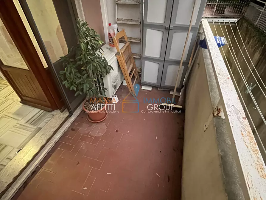 Immagine 10 di Trilocale in affitto  in Viale Roma 45 a Massa