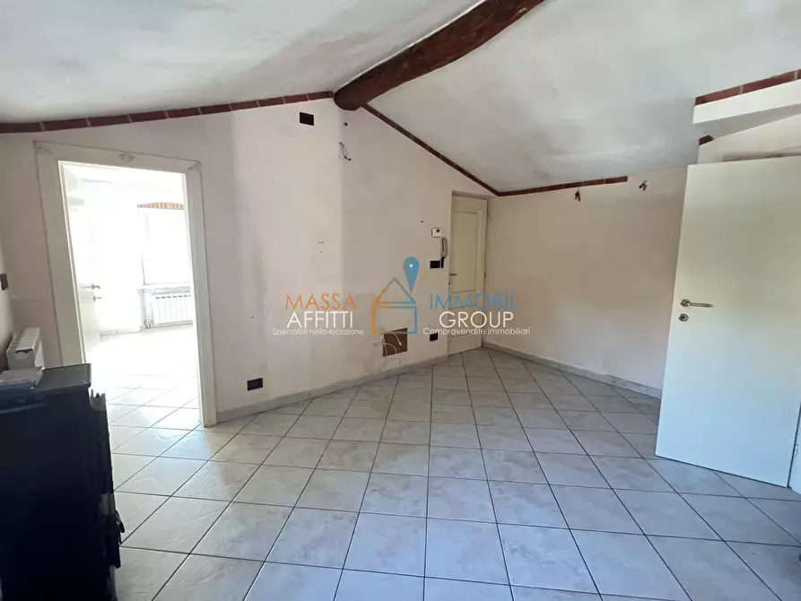 Immagine 31 di Casa semindipendente in vendita  in Via Felice Cavallotti 33 a Massa