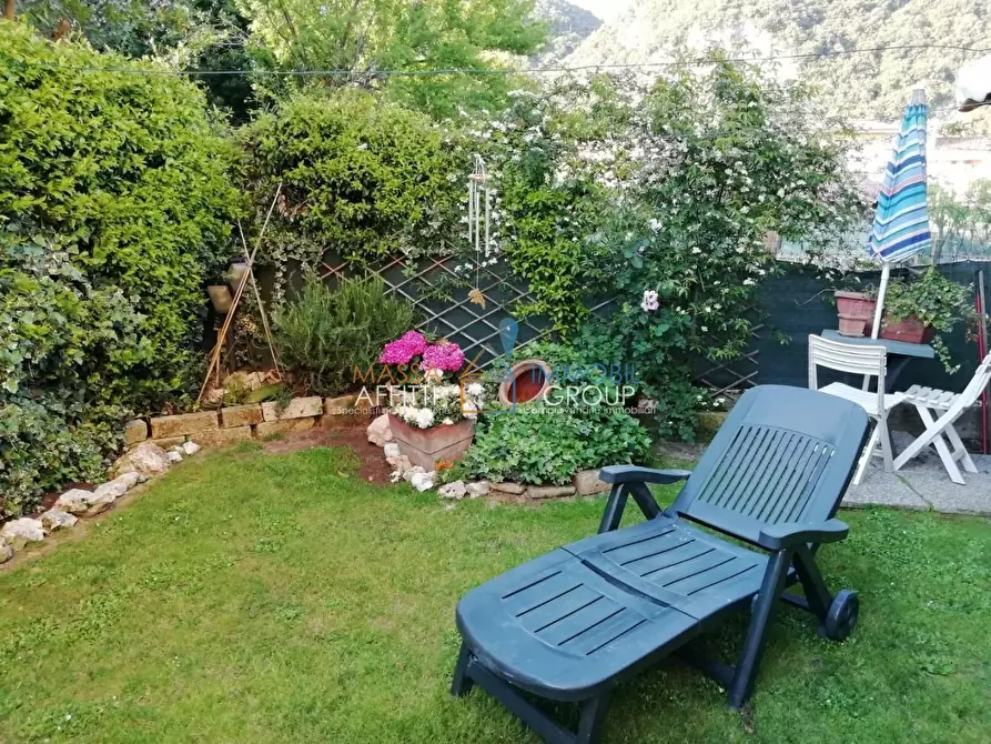 Immagine 19 di Quadrilocale in vendita  in Via Lago 37 a Montignoso