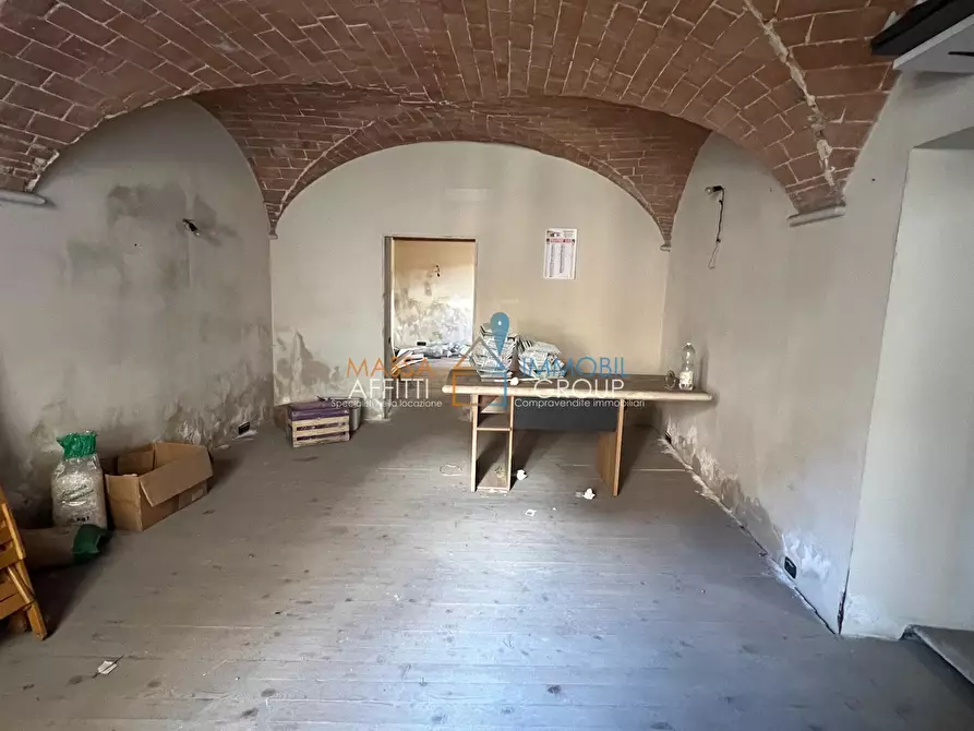 Immagine 1 di Magazzino in vendita  in Via Gino Menconi 23BIS a Carrara