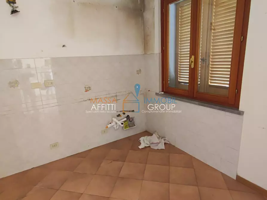 Immagine 5 di Quadrilocale in vendita  in Viale Eugenio Chiesa 6 a Massa