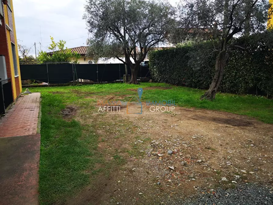 Immagine 27 di Quadrilocale in vendita  in Via Marina Vecchia 388 a Massa