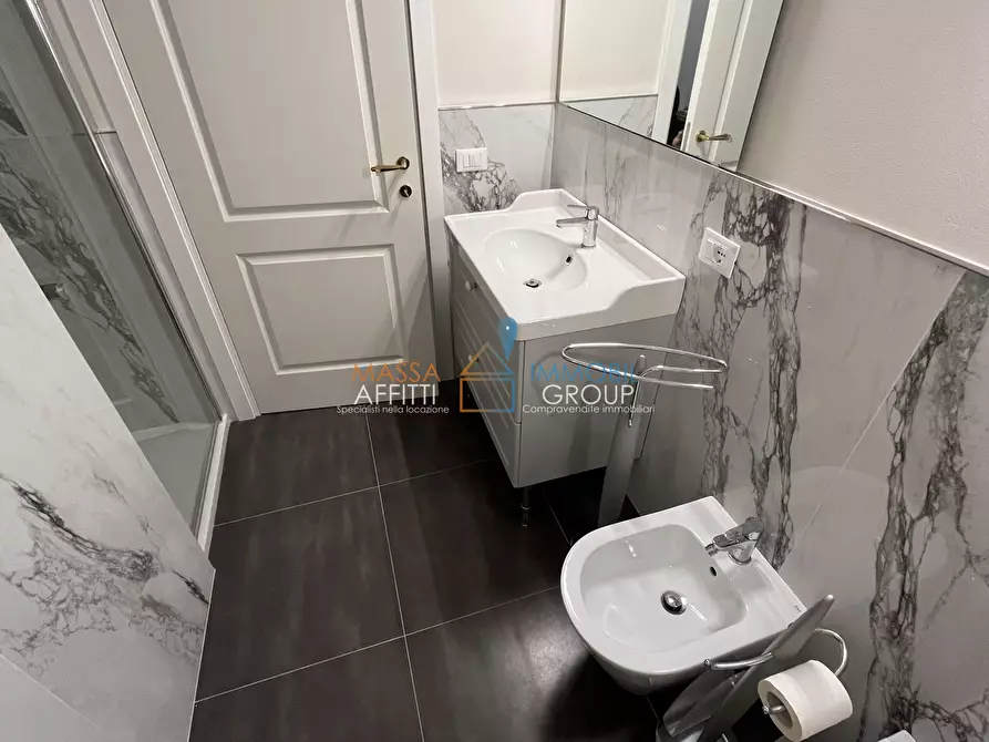 Immagine 18 di Pentalocale in affitto  in Via Godola 28/A a Massa