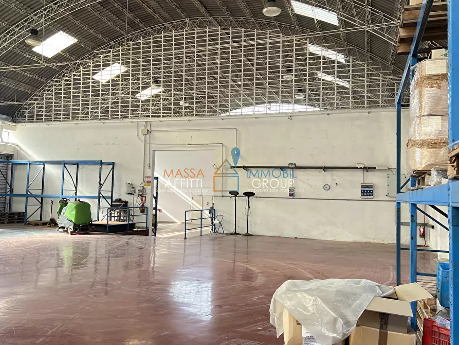 Immagine 16 di Attività artigianale in affitto  in Via Piedimonte 7 a Montignoso