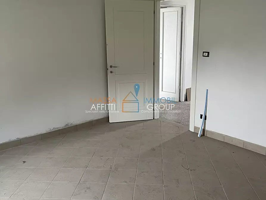 Immagine 19 di Villa in vendita  in Strada Statale 1 108 a Massa