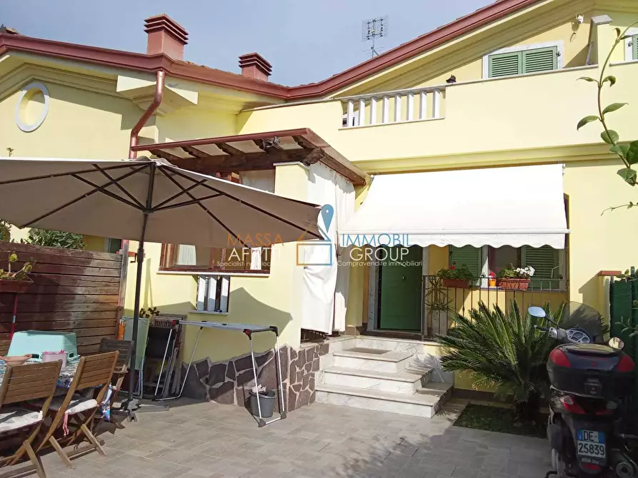 Immagine 2 di Terratetto in vendita  in via pelucara 3 a Carrara