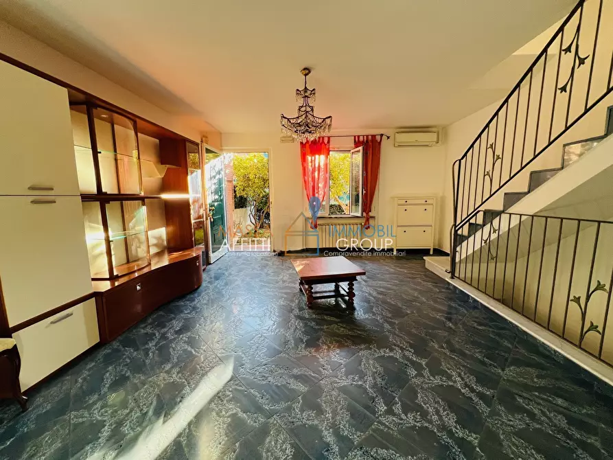 Immagine 14 di Villetta a schiera in vendita  in Via Due Madonne 32 a Massa