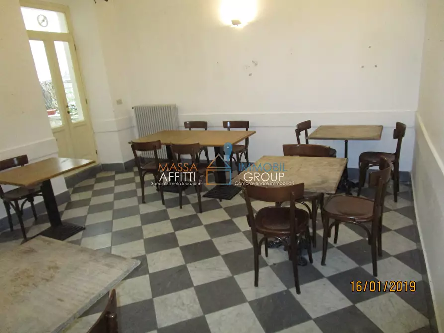 Immagine 7 di Locale commerciale in affitto  in Piazza Duomo 3 a Massa