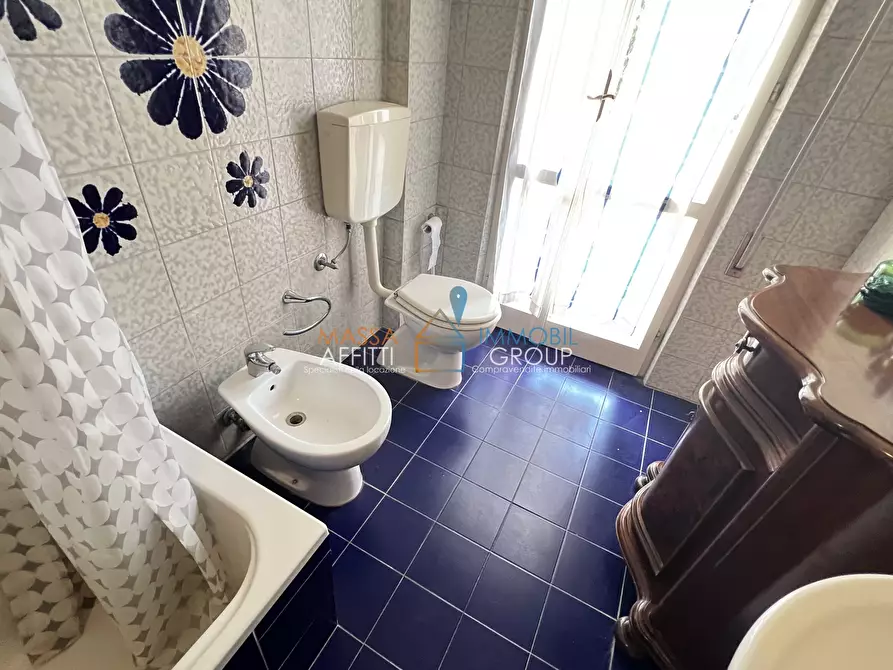 Immagine 25 di Quadrilocale in vendita  in Viale puccini 6 a Massa