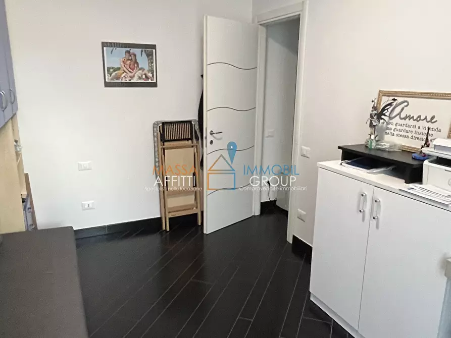 Immagine 15 di Porzione di casa in vendita  in Via dei Loghi 55a a Massa