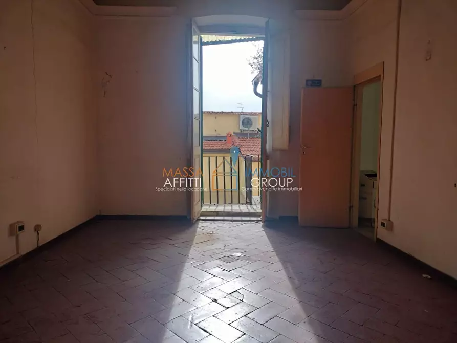 Immagine 9 di Pentalocale in vendita  in Via Mario Bigini 22 a Massa