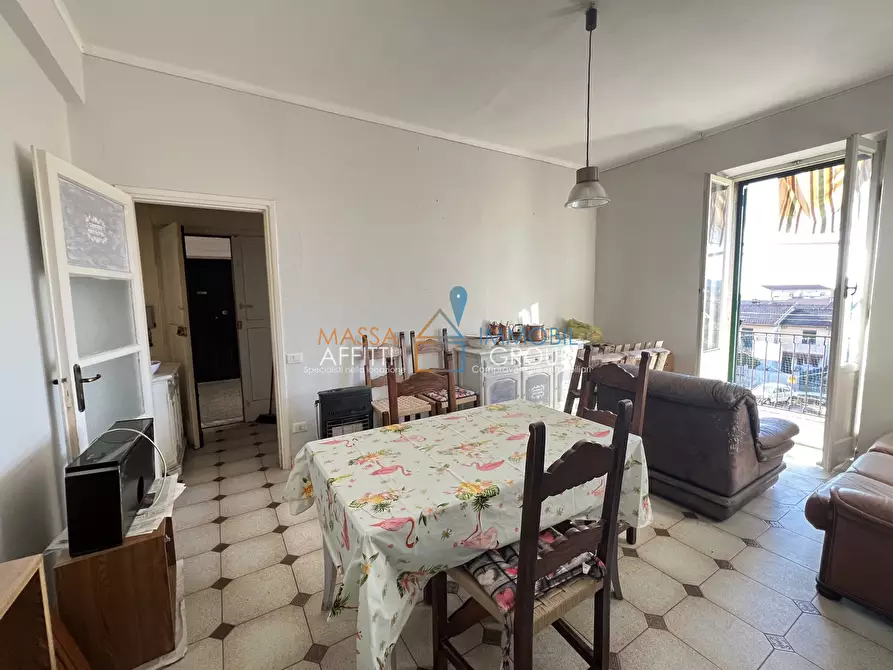 Immagine 8 di Quadrilocale in vendita  in Via G. Carducci 169 a Massa