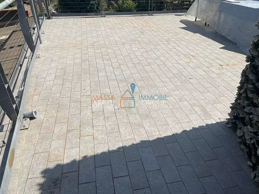 Immagine 49 di Locale commerciale in affitto  in Via Democrazia 64 a Massa