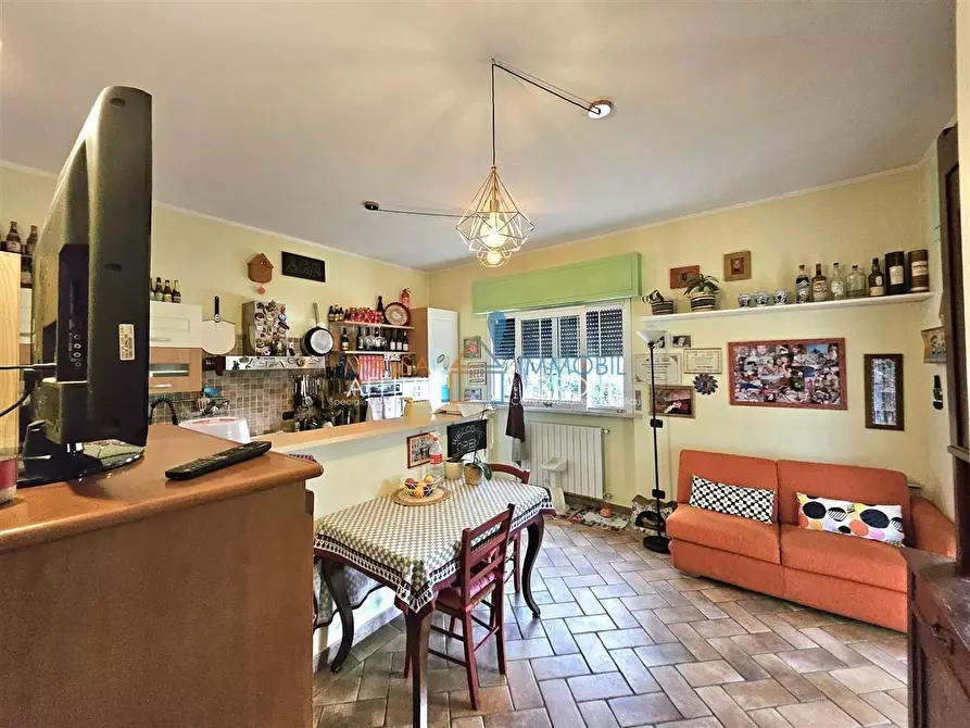 Immagine 12 di Villa in vendita  in Via Capannaccia a Montignoso