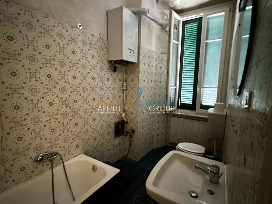 Immagine 25 di Pentalocale in vendita  in Via Benedetto Croce 11 a Massa