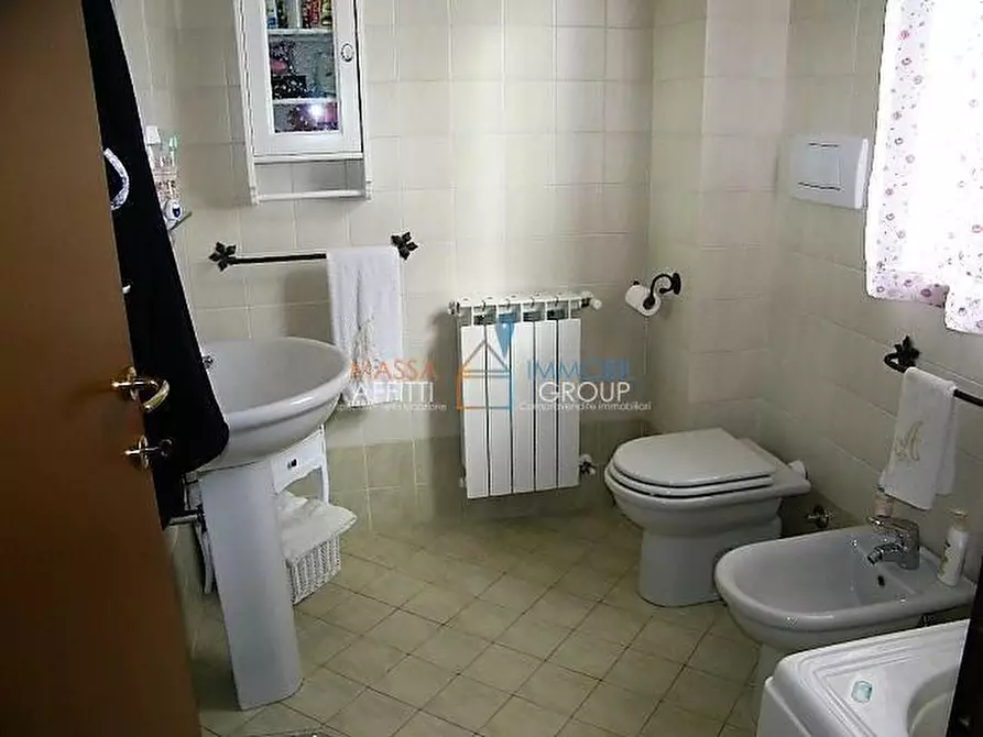 Immagine 6 di Villetta a schiera in vendita  in Via Gabbiano 38 a Massa