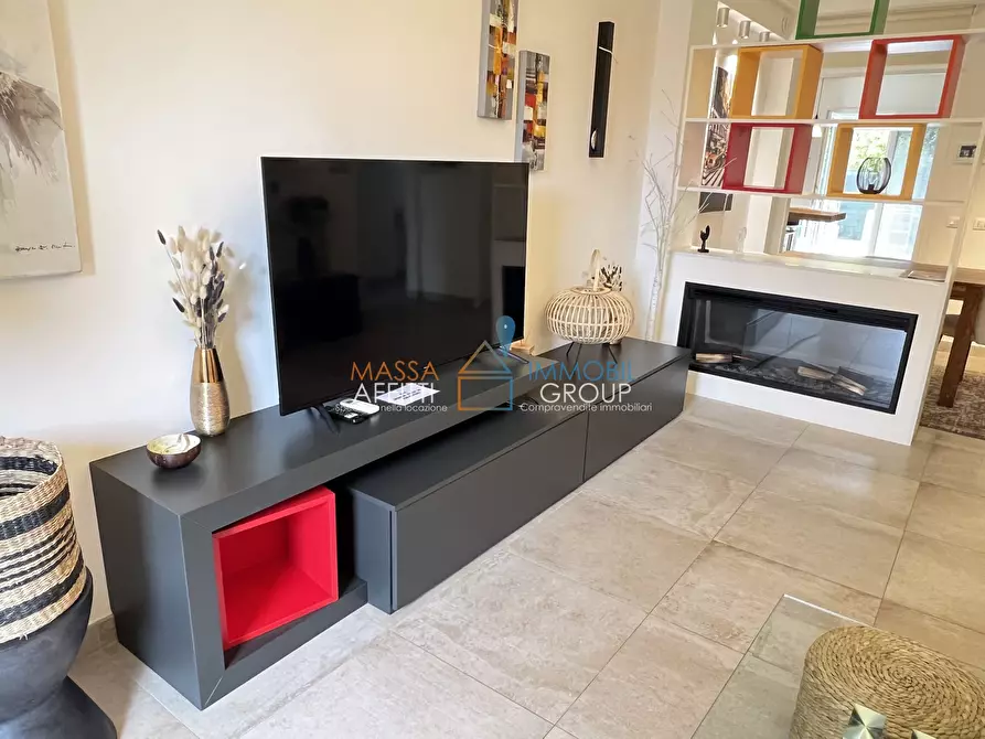 Immagine 15 di Quadrilocale in vendita  in Via Cateratte 81 a Montignoso