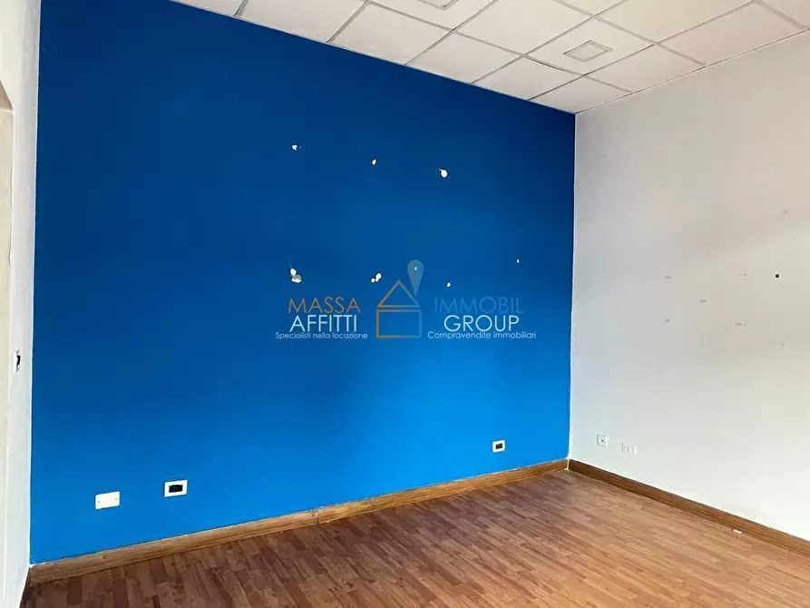 Immagine 6 di Locale commerciale in vendita  in Via San Leonardo 376 a Massa