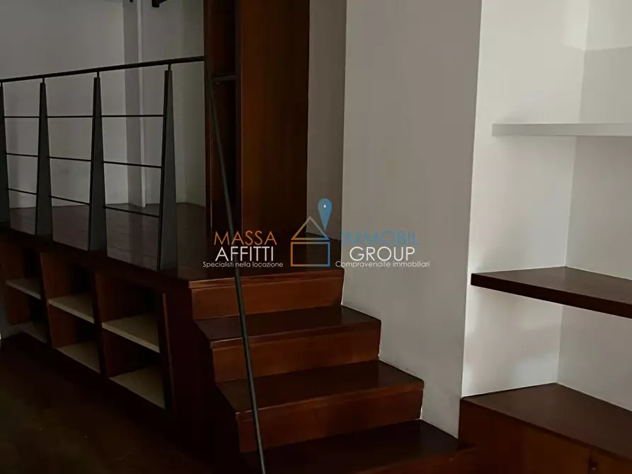 Immagine 2 di Locale commerciale in vendita  in Via Poggiolo 8 a Massa