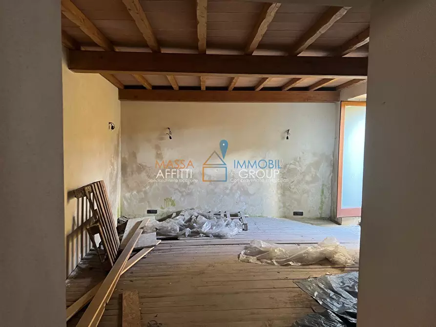 Immagine 7 di Magazzino in vendita  in Via Gino Menconi 23BIS a Carrara