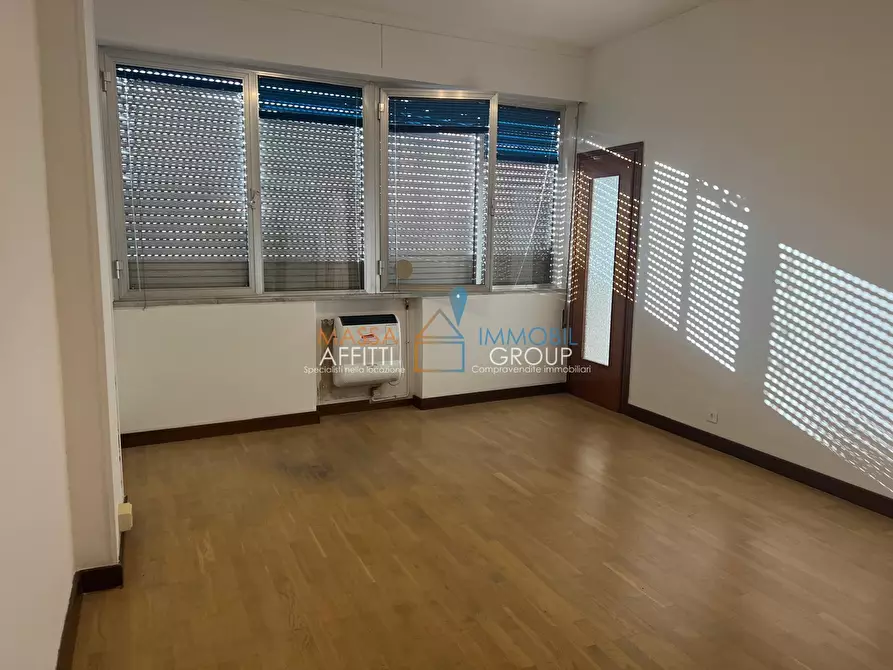 Immagine 10 di Ufficio in affitto  in Via Cavour 3 a Carrara