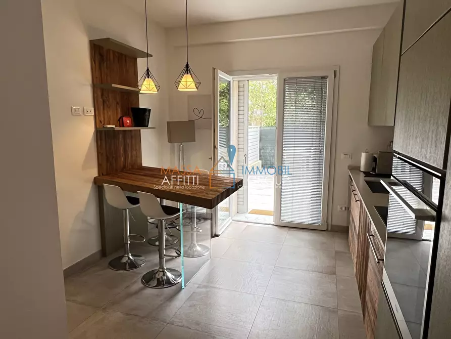 Immagine 22 di Quadrilocale in vendita  in Via Cateratte 81 a Montignoso