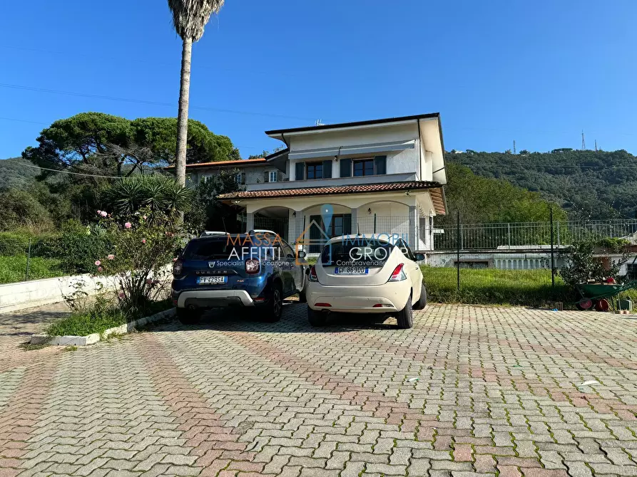 Immagine 1 di Villa in vendita  in Strada Comunale di Monteverde 40 a Carrara