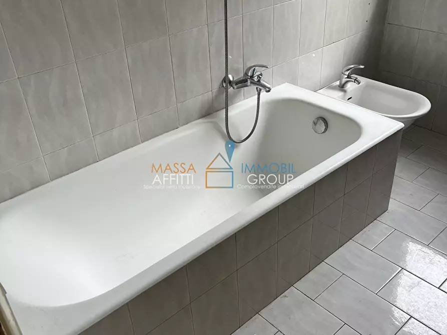 Immagine 19 di Quadrilocale in vendita  in Via Felice Cavallotti 8 a Carrara